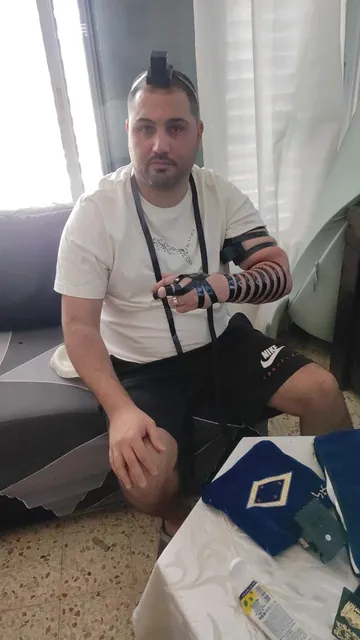 רגעים ממיזם קשר של תפילין