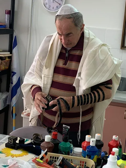 רגעים ממיזם קשר של תפילין