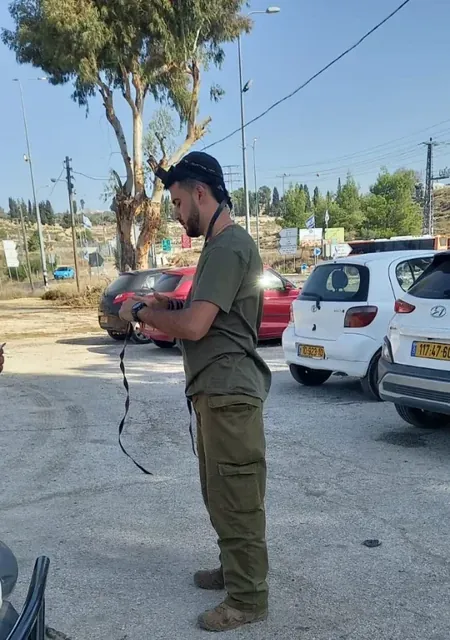 רגעים ממיזם קשר של תפילין