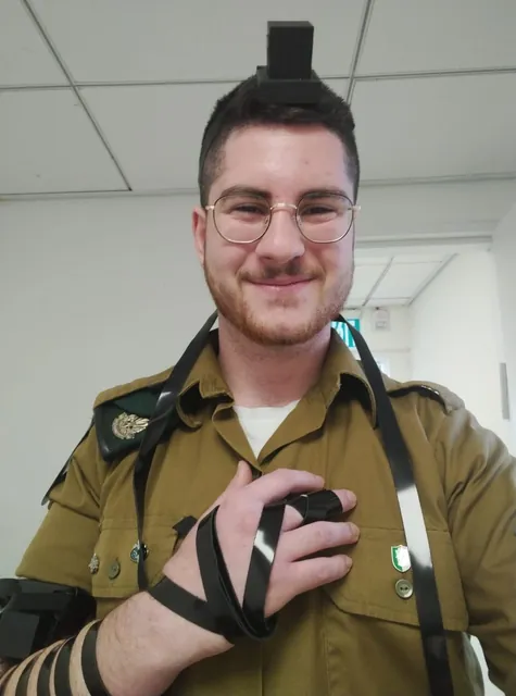 רגעים ממיזם קשר של תפילין